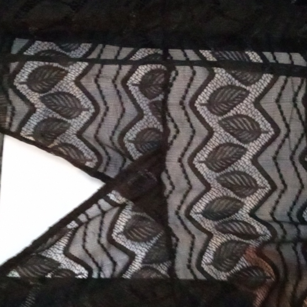 black lace top 23 to 25 chest